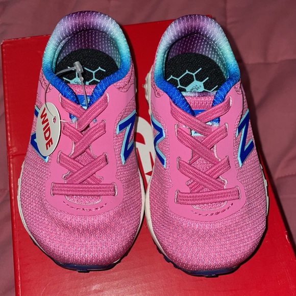 NWT New balance infants size 3 wide pink and blue sneakers - Picture 2 of 9